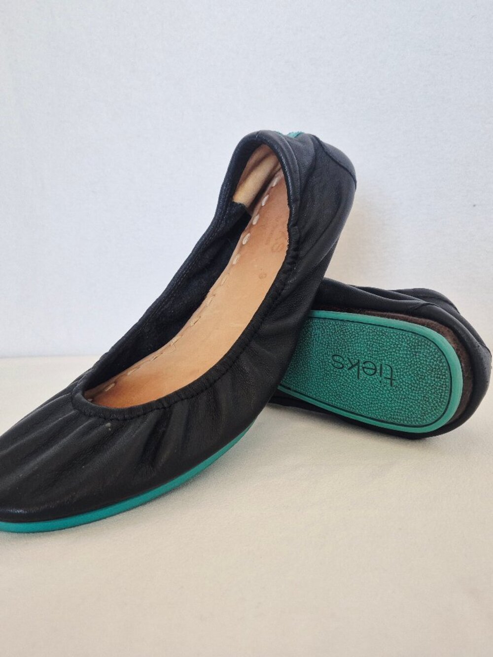 Tieks by Gavrieli Black Leather Ballet Flats Slip-On Comfort Flexible - Picture 2 of 12